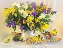 Без бренда «Букет из мимозы и колокольчиков в вазе» в Череповце