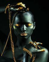 Без бренда «Девушка в черно-золотом макияже» в Череповце в интернет-магазине  Без бренда «Девушка в черно-золотом макияже» в Череповце