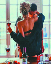 Вино и поцелуй на кухне